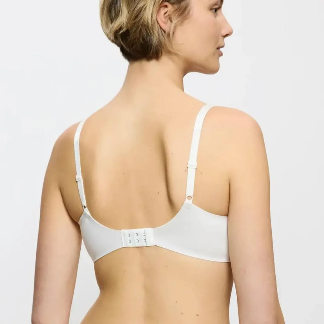 Сутиен Triumph Body Make-up Soft Touch Ванилия