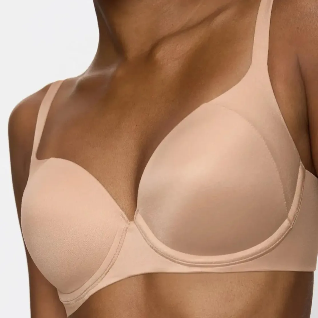 Сутиен Triumph Body Make-up Soft Touch Телесно