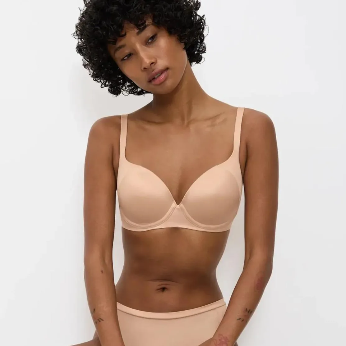 Сутиен Triumph Body Make-up Soft Touch Телесно