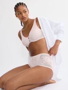Triumph Wild Rose Sensation W01 минимайзър за голям бюст